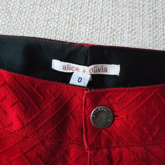 alice + olivia Red Textured Geometric Flare Pants Size 0 High Rise Statement - Picture 3 of 5